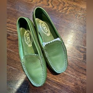 Gorgeous gently used Tod’s loafers